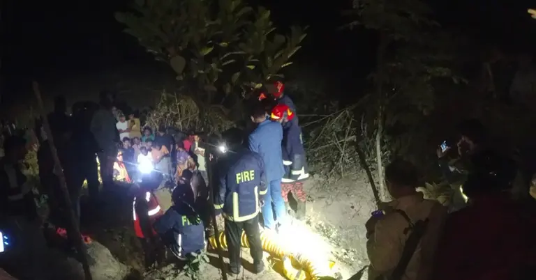 ফায়ার সার্ভিসের উদ্ধার তৎপরতা